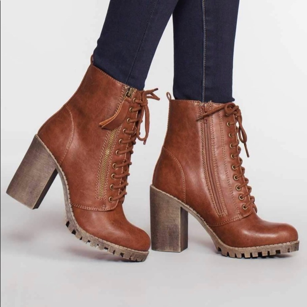 🌸New in bag brown boots didn’t come with a box